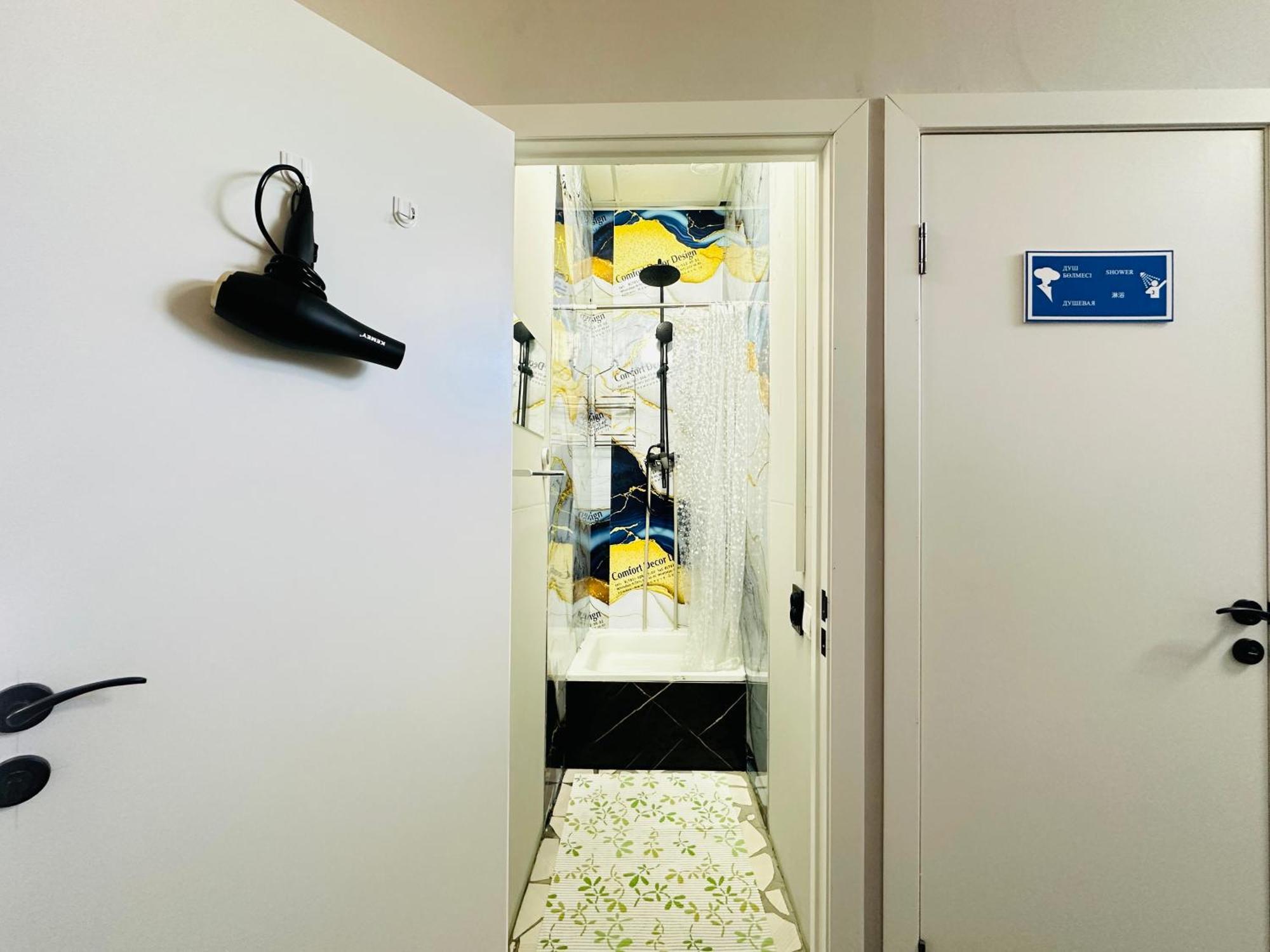 Center Capsule Hotel 알마티 외부 사진