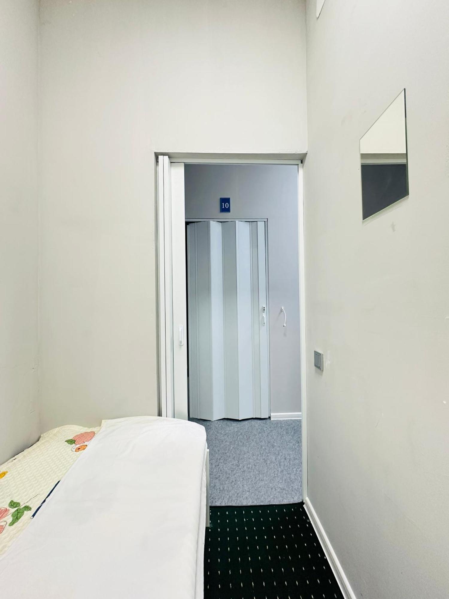 Center Capsule Hotel 알마티 외부 사진